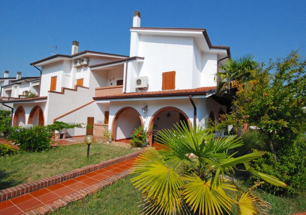 Eraclea Mare Apartment | Apartment Lecci-2 by Interhome