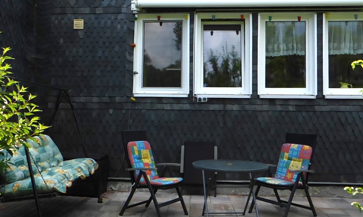 Suhl Apartment | Apartment Linde with Shared Garden and Wi-Fi