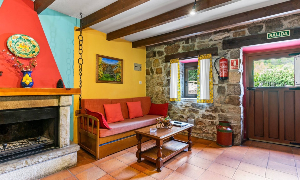 Caunedo House | Apartment 'Lorences A' with Mountain View