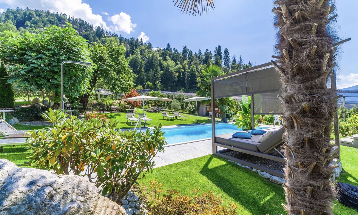 Rifiano Apartment | Apartment "Löwenzahn" with Mountain View, Pool, Wi-Fi, Balcony & Garden