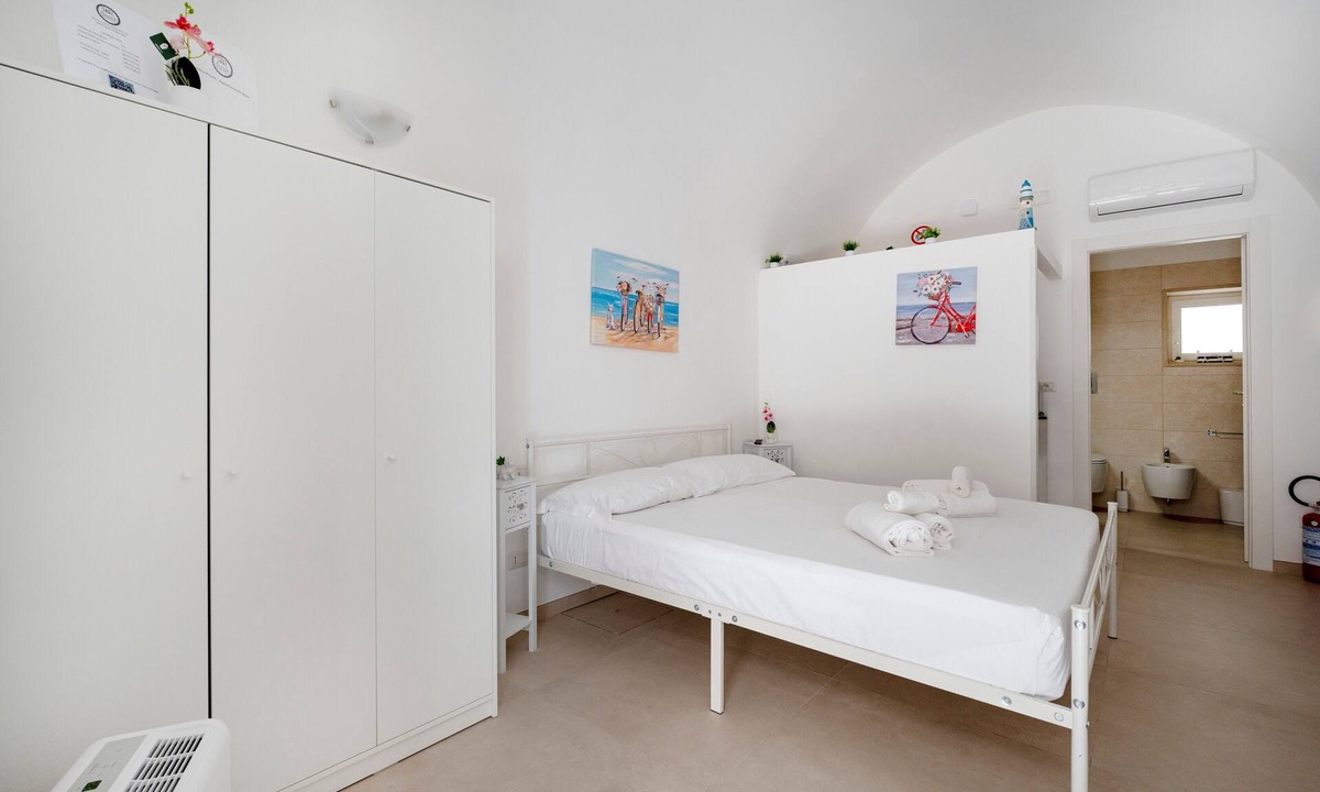 Mola di Bari House | Apartment 'Mare' with Wi-Fi and Air Conditioning