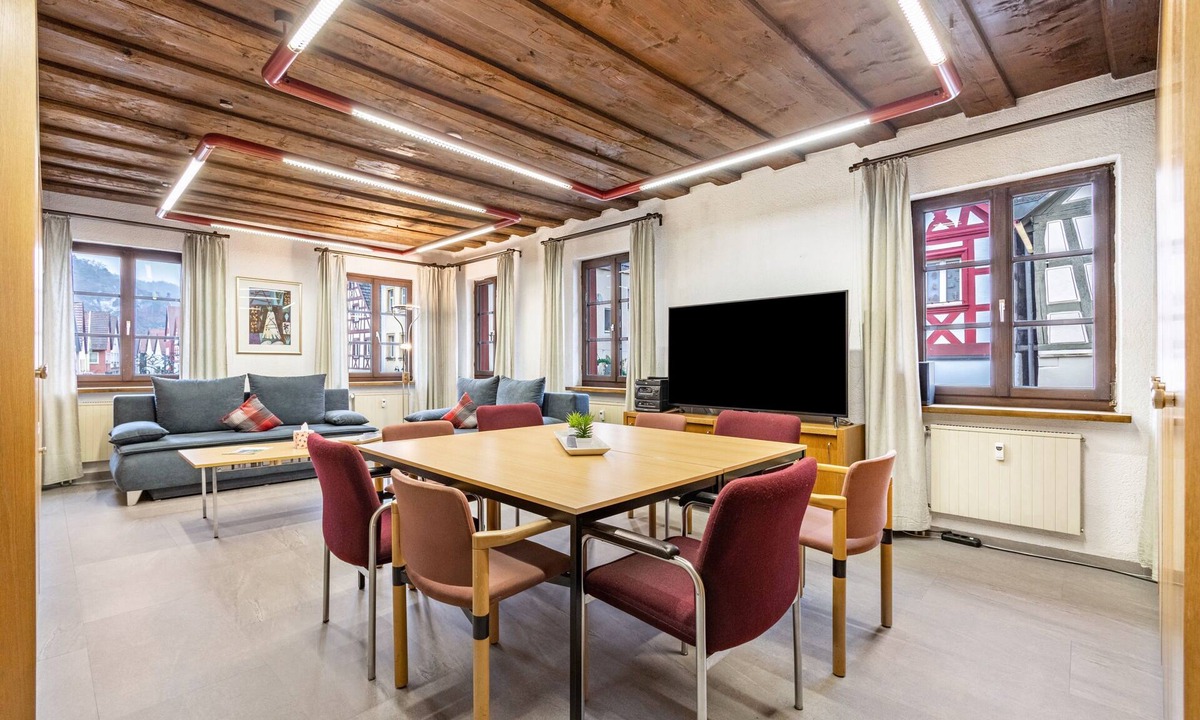 Pottenstein Apartment | Apartment 'Marktblick' with Market View and Wi-Fi