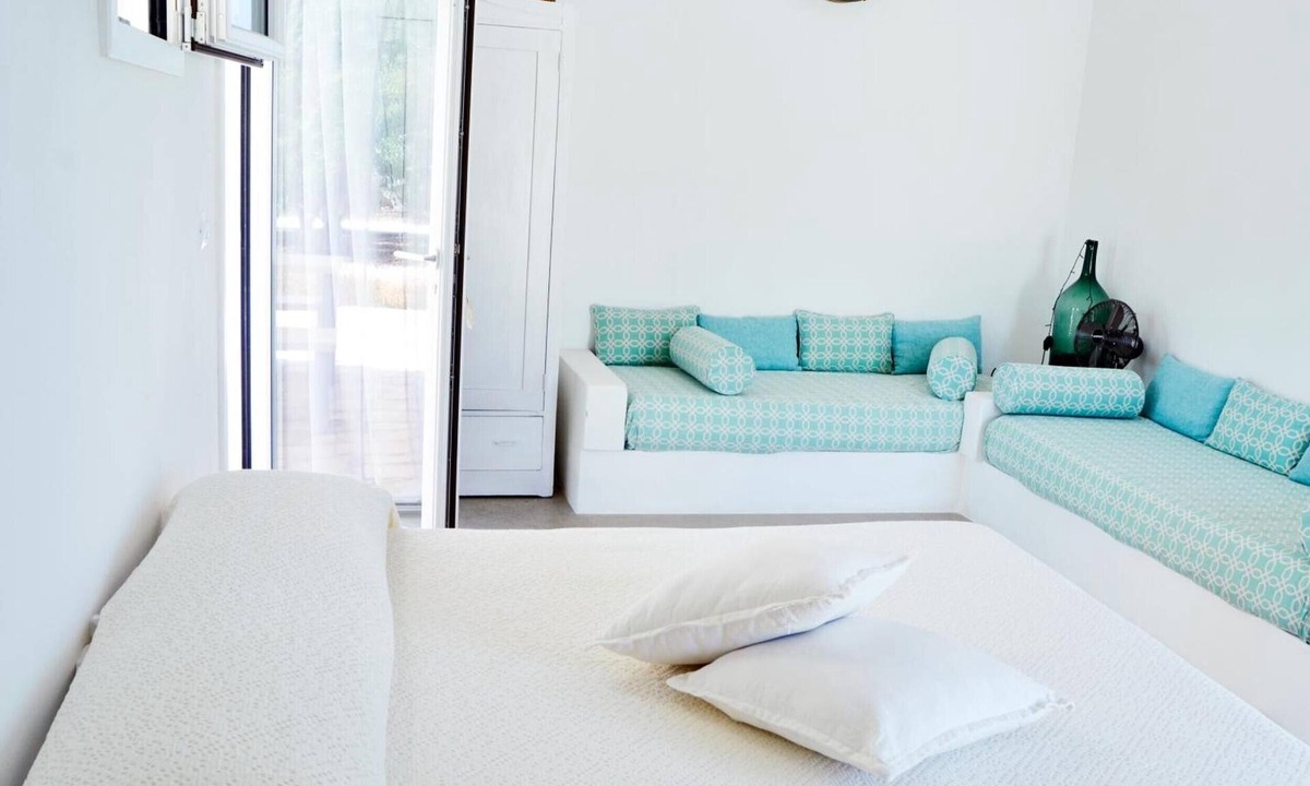 Polignano a Mare Apartment | Apartment 'Masseria San Martino - 5' with Shared Pool, Wi-Fi and Air Conditioning