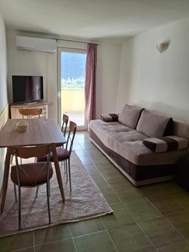 Lastva Grbaljska Apartment | Apartment Moki
