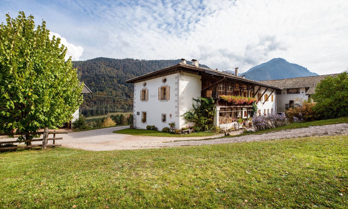 Montagna Apartment | 'Apartment Morgenlicht' with Balcony & Wi-Fi