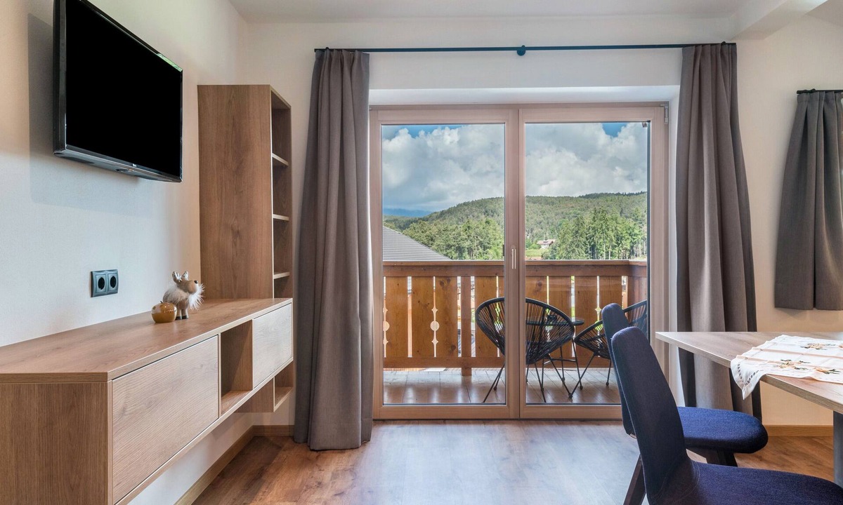 Castelrotto Apartment | Apartment 'Morodeserhof Apt Bühlen 1' with Mountain View, Shared Terrace and Wi-Fi