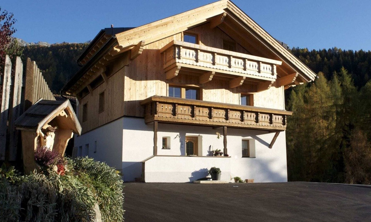 Fendels Apartment | Apartment near the ski area in Fendels