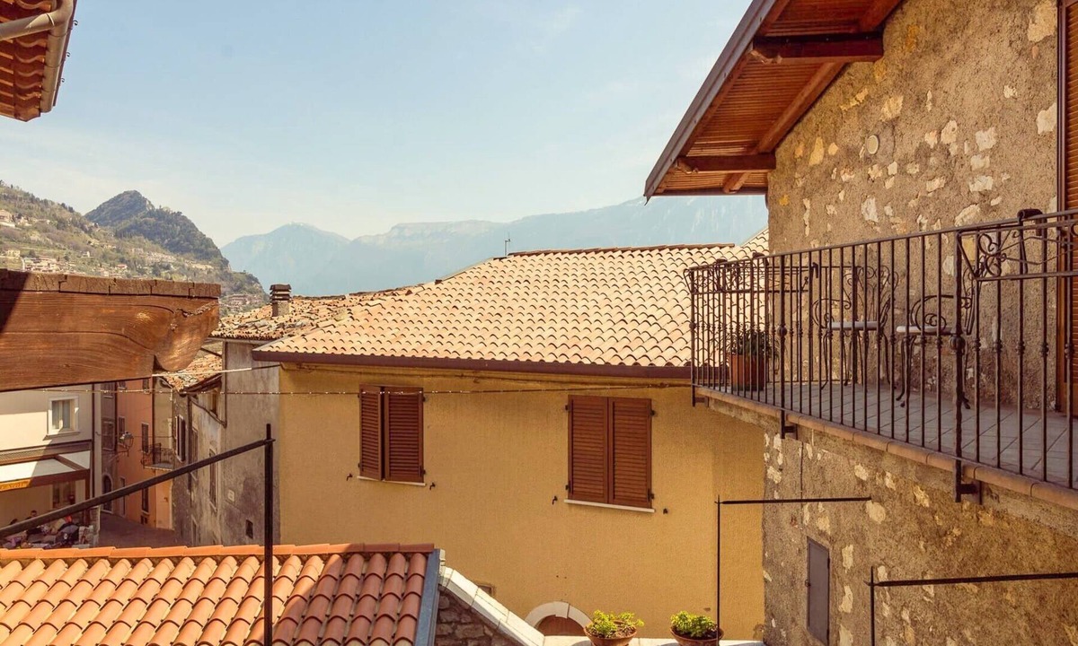 Tignale Apartment | Apartment 'Noemi' with Balcony Overlooking the Historic Center