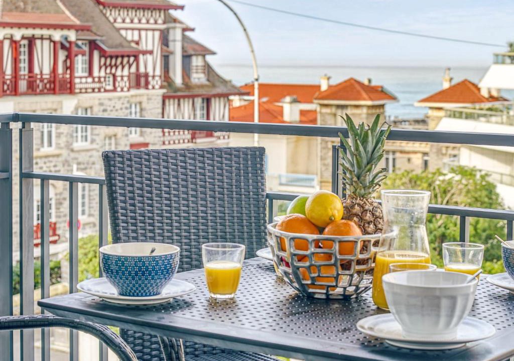 Biarritz Apartment | Apartment Océana by Interhome