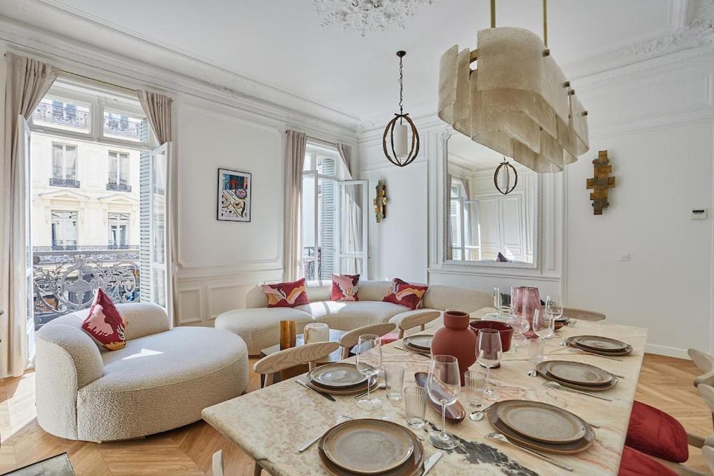Gaillon Apartment | Apartment Opera Vendome by Studio Prestige