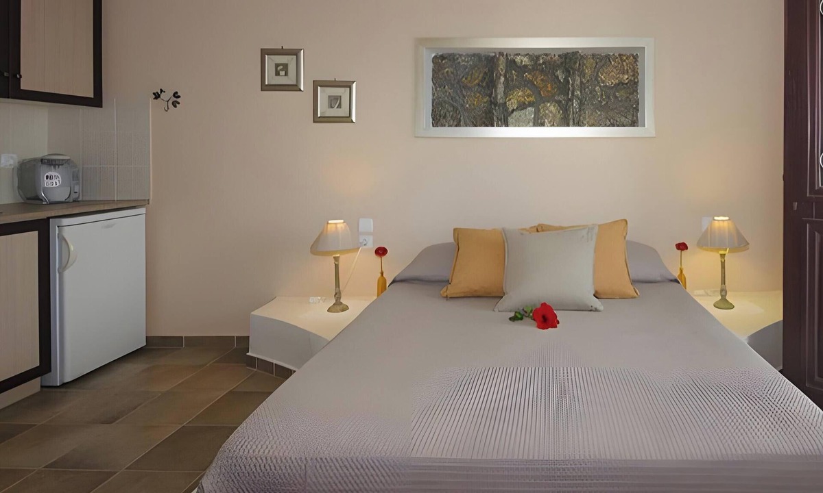 Pachena Apartment | Apartment 'Pasithea' with Shared Garden, Wi-Fi and Air Conditioning