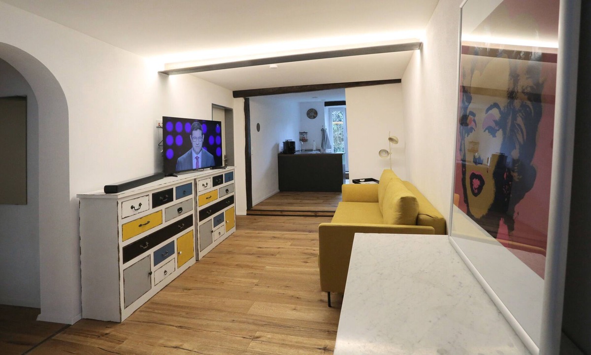 Reil Apartment | Apartment 'Quartierblancdenoir Noir' with Wi-Fi