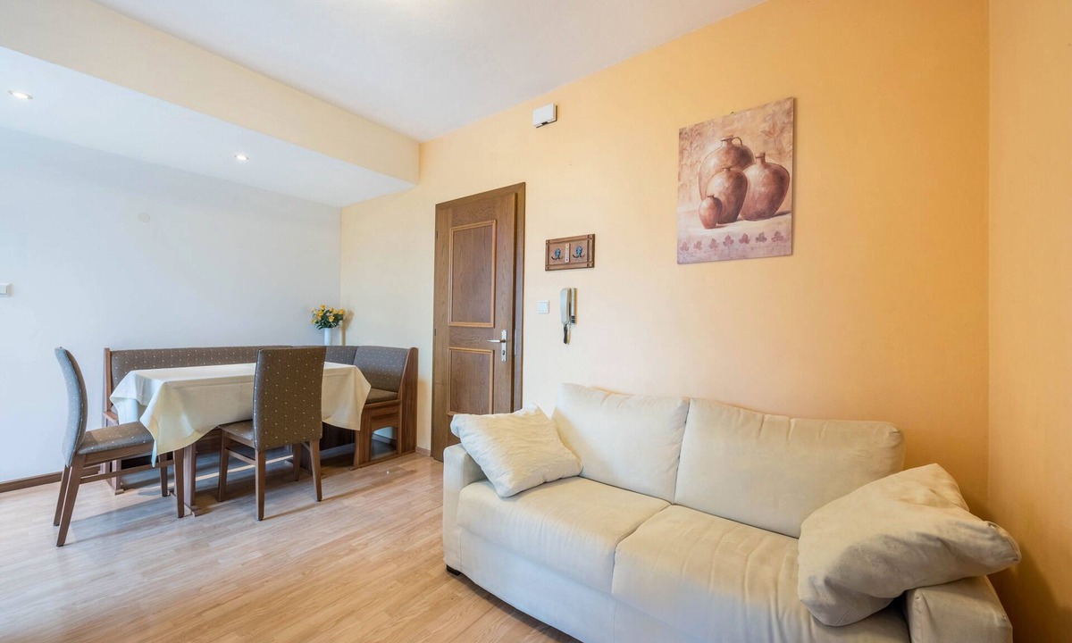 Tesimo Apartment | Apartment "Residence Kronstein - 2" with Terrace, Shared Garden, Mountain View & Wi-Fi