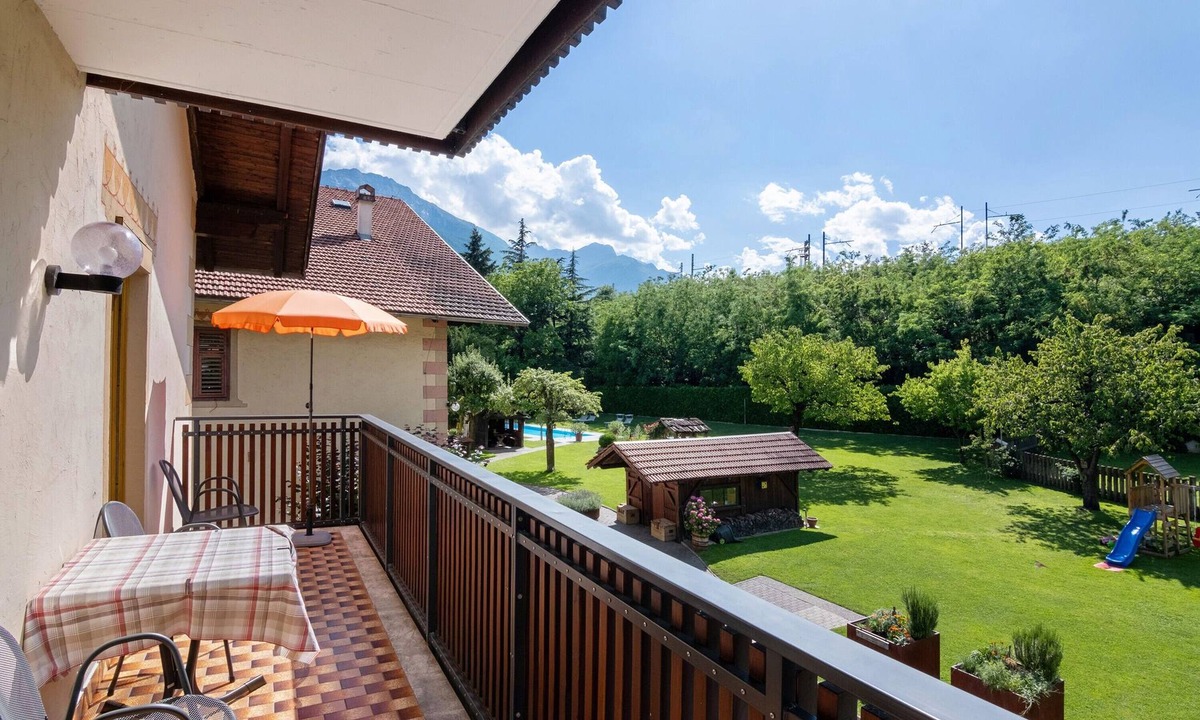 Silandro Apartment | Apartment 'Residence Schnatzhof Typ C6' with Mountain View, Shared Pool and Wi-Fi
