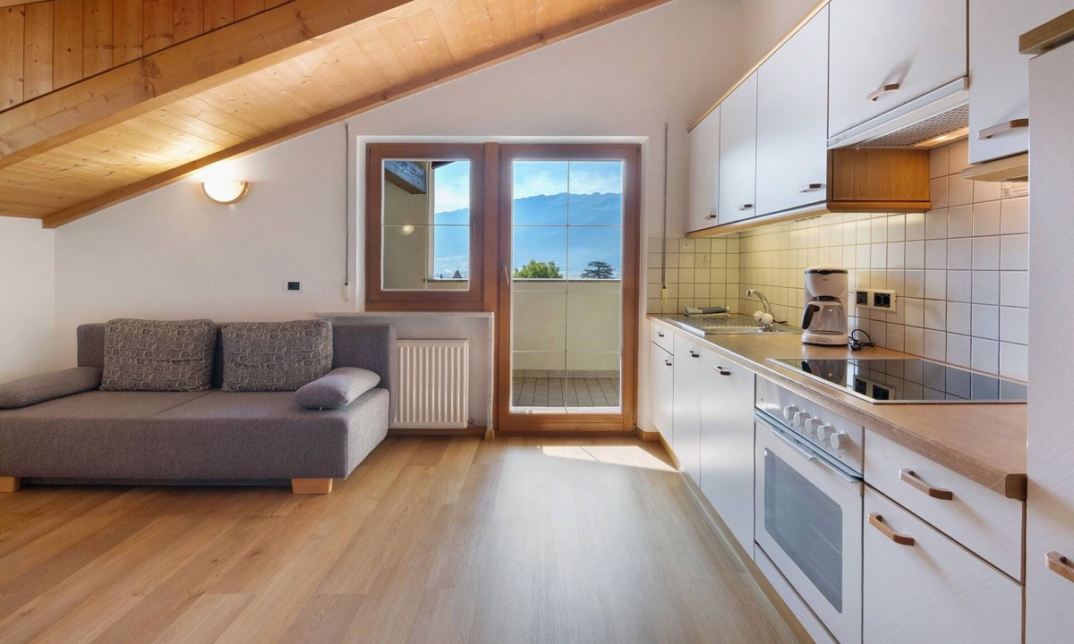 Silandro Apartment | Apartment 'Residence Schnatzhof D13' with Mountain View, Shared Pool and Wi-Fi