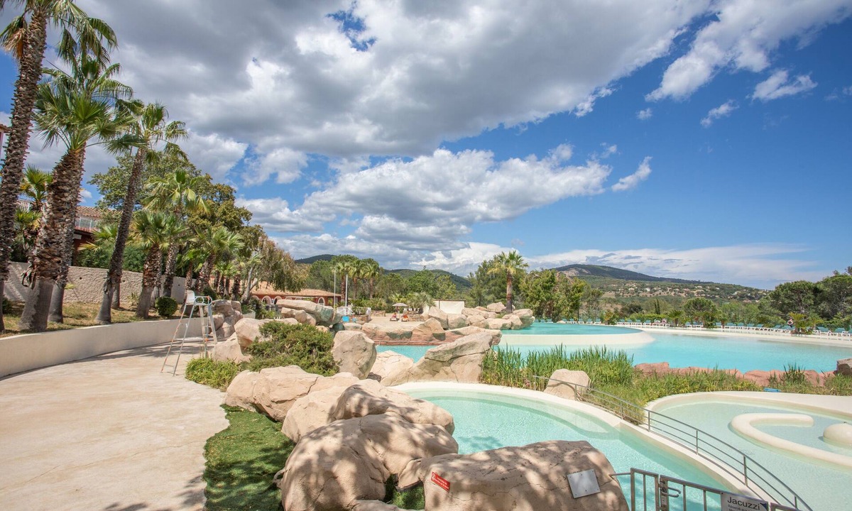 Les Restanques Apartment | Apartment "Restanques De Saint Tropez Arums" with Shared Heated Pool and Wi-Fi