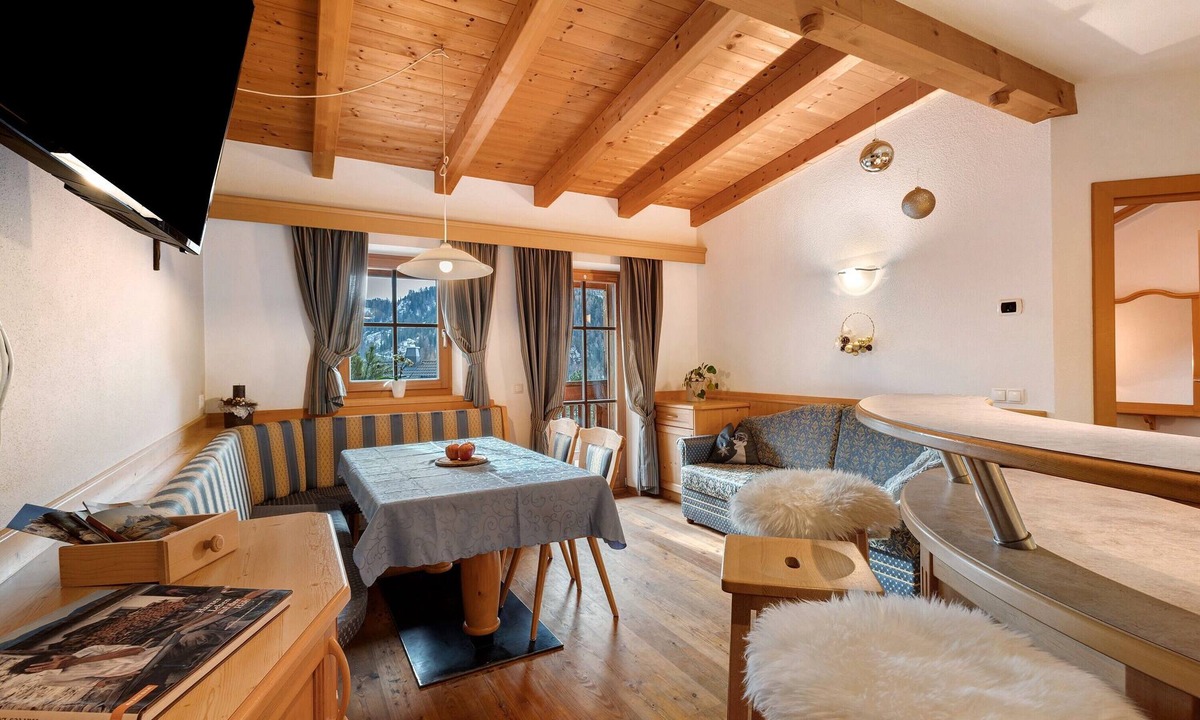 La Valle Apartment | Apartment 'Rit' with Mountain View, Shared Garden and Wi-Fi
