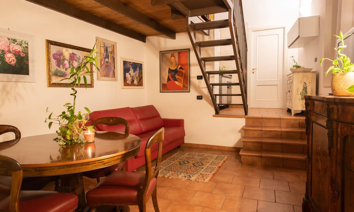Ferrara Historic Centre Apartment | Apartment 'Romantica Corte Degli Estensi' with Private Terrace, Wi-Fi and Air Conditioning