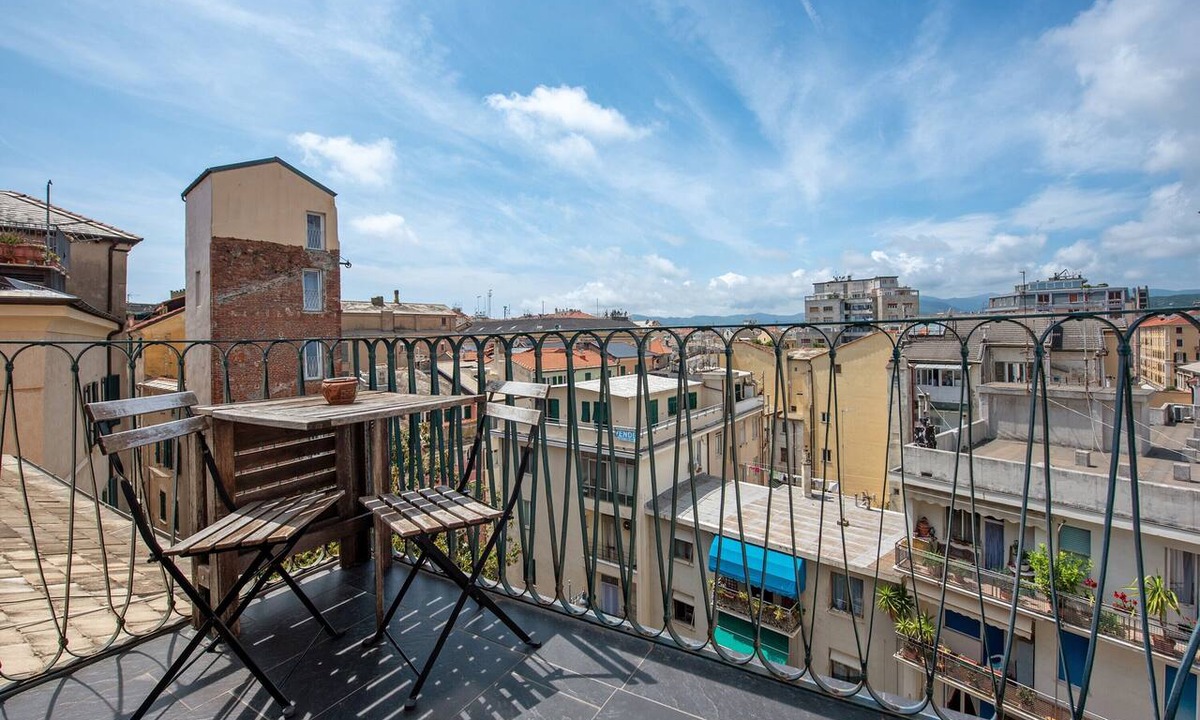 Savona Apartment | Apartment 'Romantica E Accogliente' with Private Terrace, Balcony and Wi-Fi