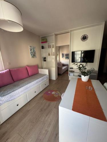 Podmaine Apartment | Apartment Rose