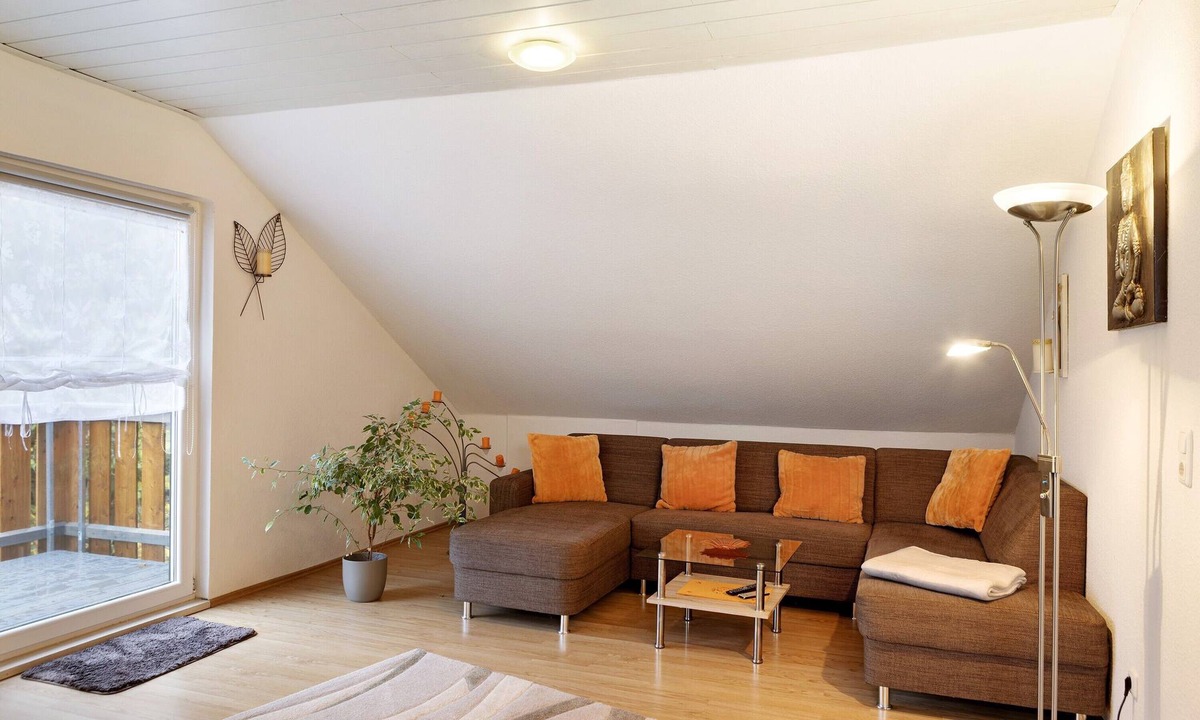 Naumburg Apartment | Apartment 'Rosenrot' with Wi-Fi