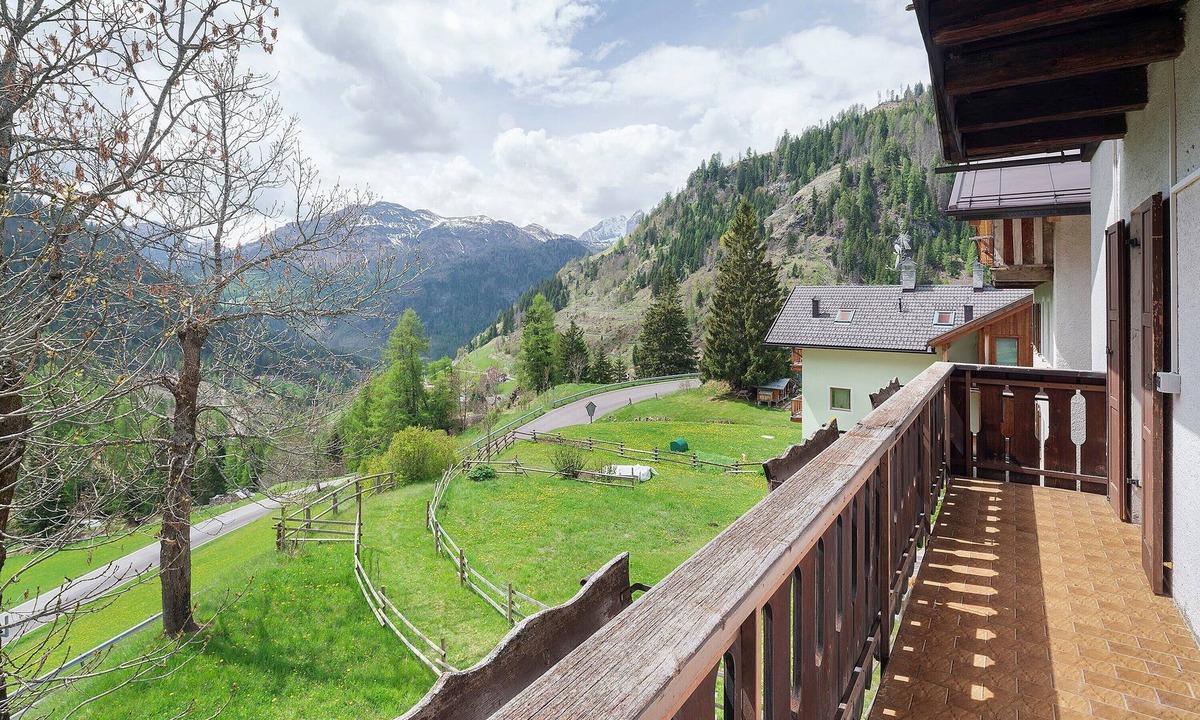 Livinallongo del Col di Lana Apartment | Apartment 'Sass De Stria' – Panoramic Views in the Dolomites near Arabba and Cortina