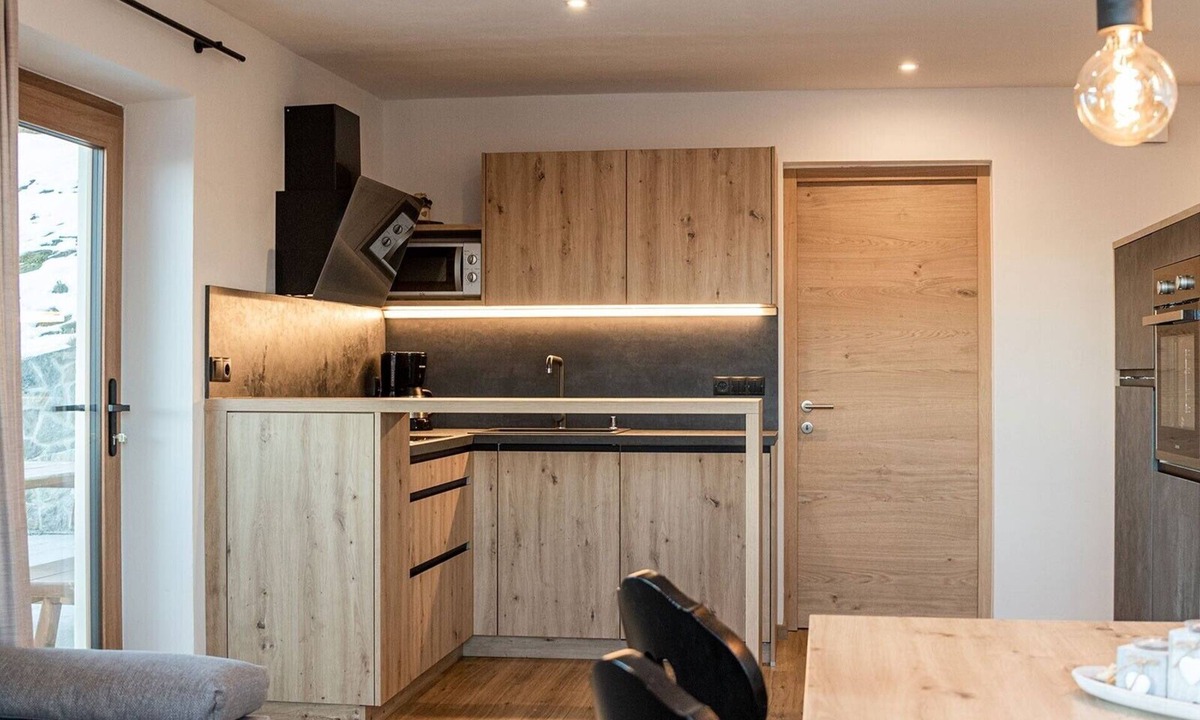 Villandro Apartment | Apartment 'Schönblick' with Mountain View, Private Terrace and Wi-Fi