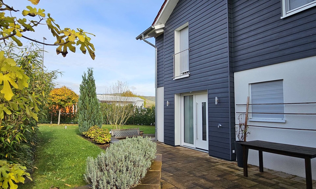 Vaihingen an der Enz Apartment | Apartment 'Schwarz' with Private Terrace and Wi-Fi