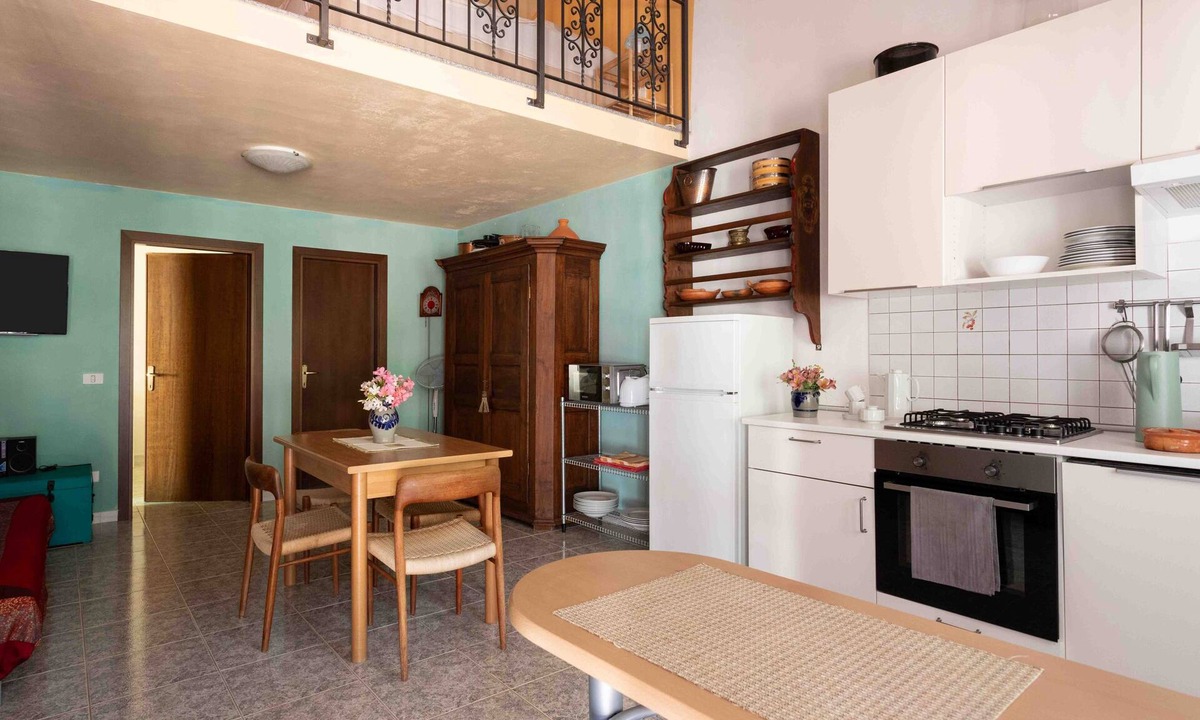 Marciana Apartment | Apartment 'Scirocco' with Mountain View, Shared Pool and Wi-Fi