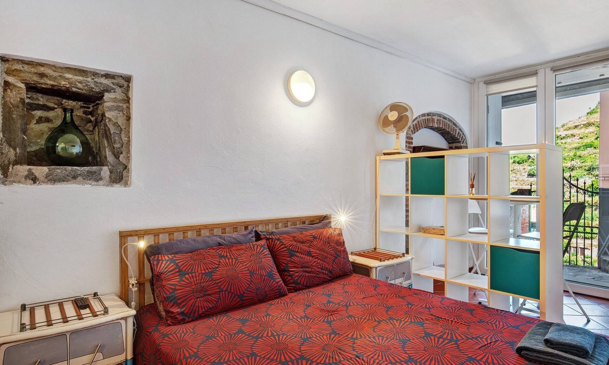 Manarola Apartment | Apartment 'Seashell' with Sea View and Wi-Fi