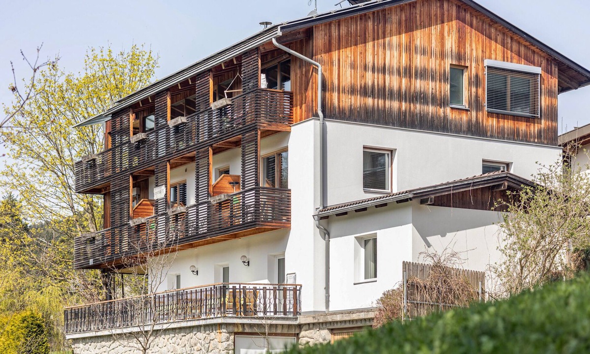 Pfalzen Apartment | Apartment 'Silbernagl Terrasse - Blick Zum See' with Shared Terrace and Wi-Fi