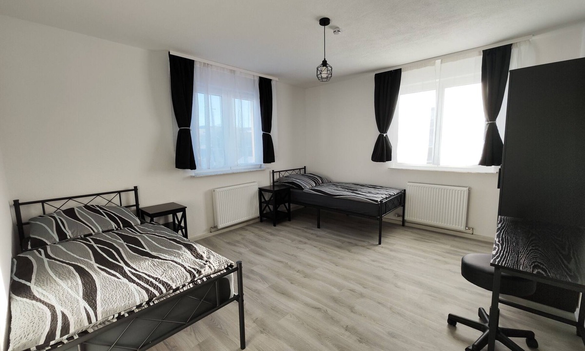 Sindelfingen Apartment | Apartment 'Silverstar' with Wi-Fi