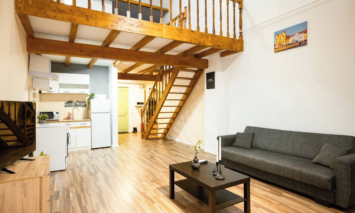 Old City Apartment | Apartment Sleeps 4 With Pets Welcome