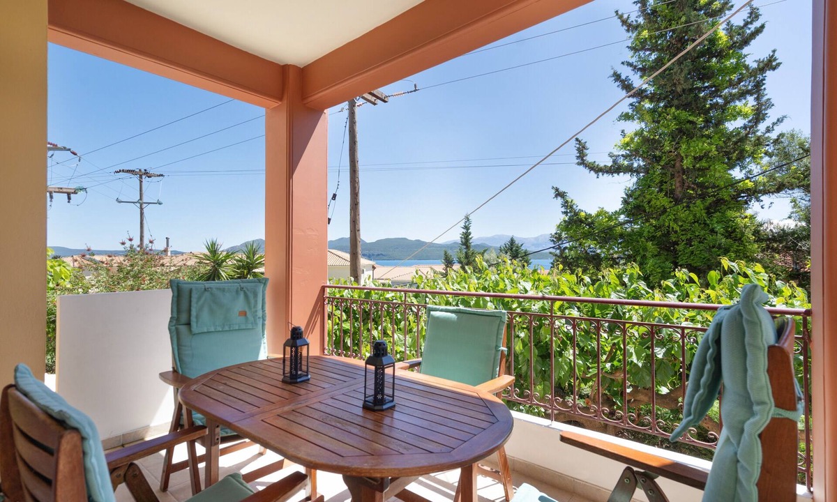 Nikiana Apartment | Apartment 'Sofia' with Sea View, Wi-Fi and Air Conditioning