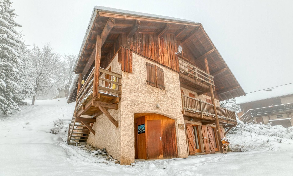 Villard-Reculas Apartment | Apartment 'Souveraine 3 Charmant Appartement' with Mountain View, Balcony and Wi-Fi