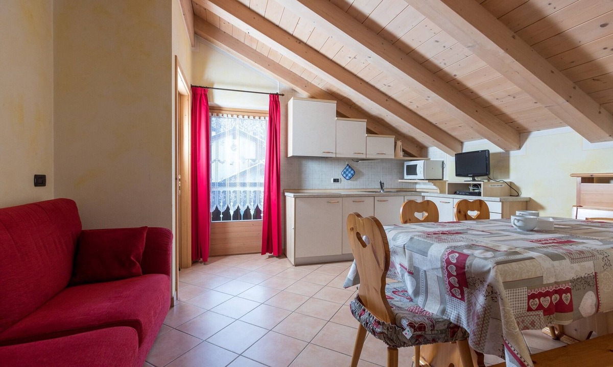 Valtellina Apartment | Apartment Stefano 2 with Mountain View, Wi-Fi & Garden