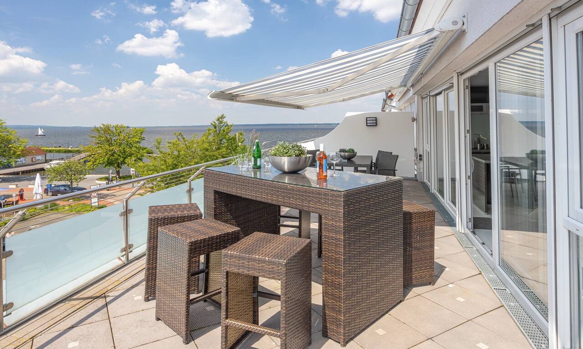 Region Hannover District Apartment | Apartment 'Studio Comfort Plus' with Balcony, direct Lake View, and Wi-Fi