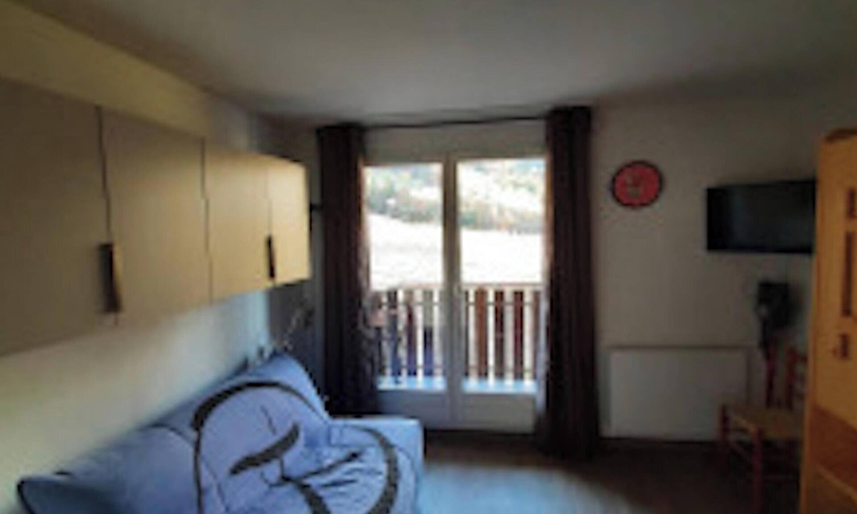 Bernex Apartment | Apartment 'Studio Pied Des Pistes - Bernex' with Mountain View and Balcony