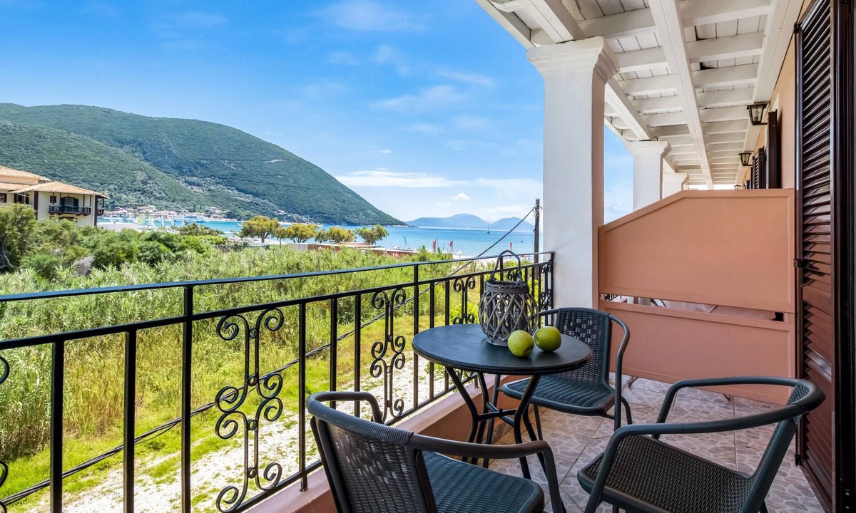 Vassiliki Apartment | Apartment "Studio Rea" with Sea View, Garden & Wi-Fi