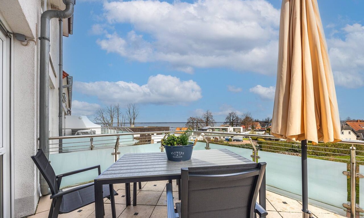 Region Hannover District Apartment | Apartment "Studio" with direct Lake View, Balcony & Wi-Fi