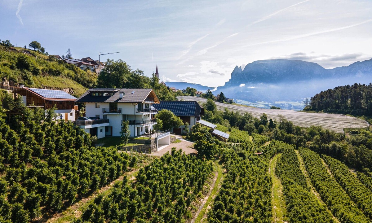 Renon Apartment | Apartment "Thalerhof Sancta Sebastianus" with Mountain View, Garden & Wi-Fi