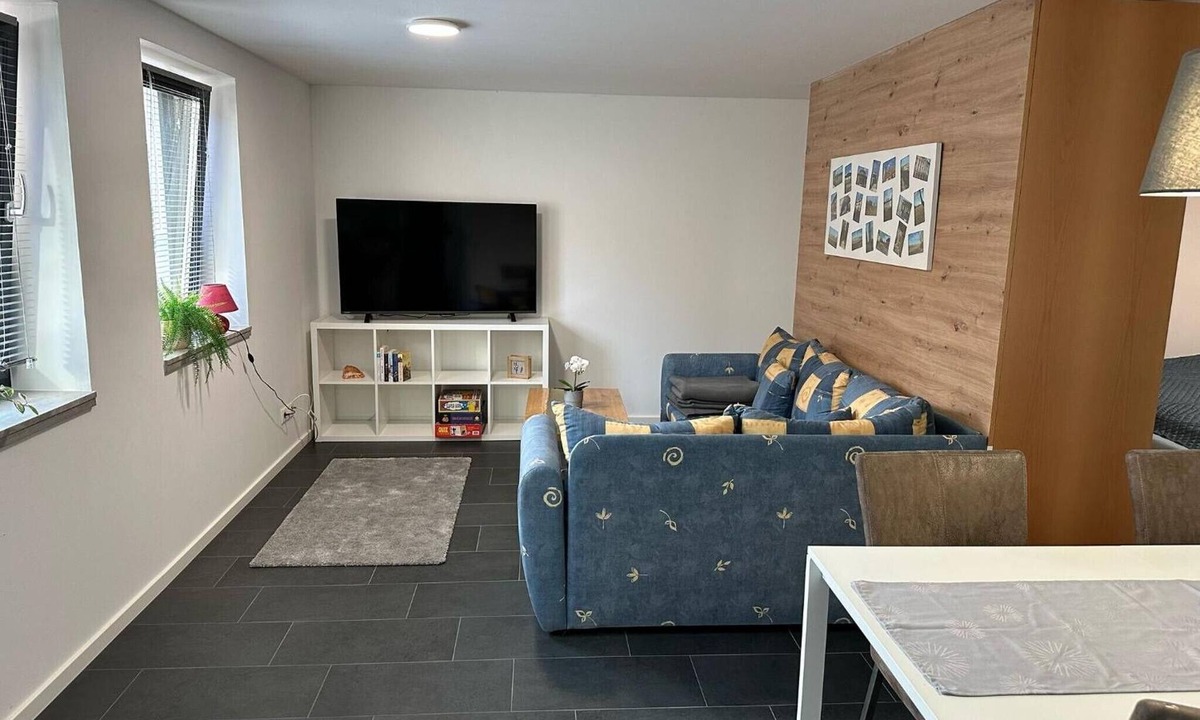Bad Windsheim Apartment | Apartment 'Thermenblick' with Shared Garden and Wi-Fi