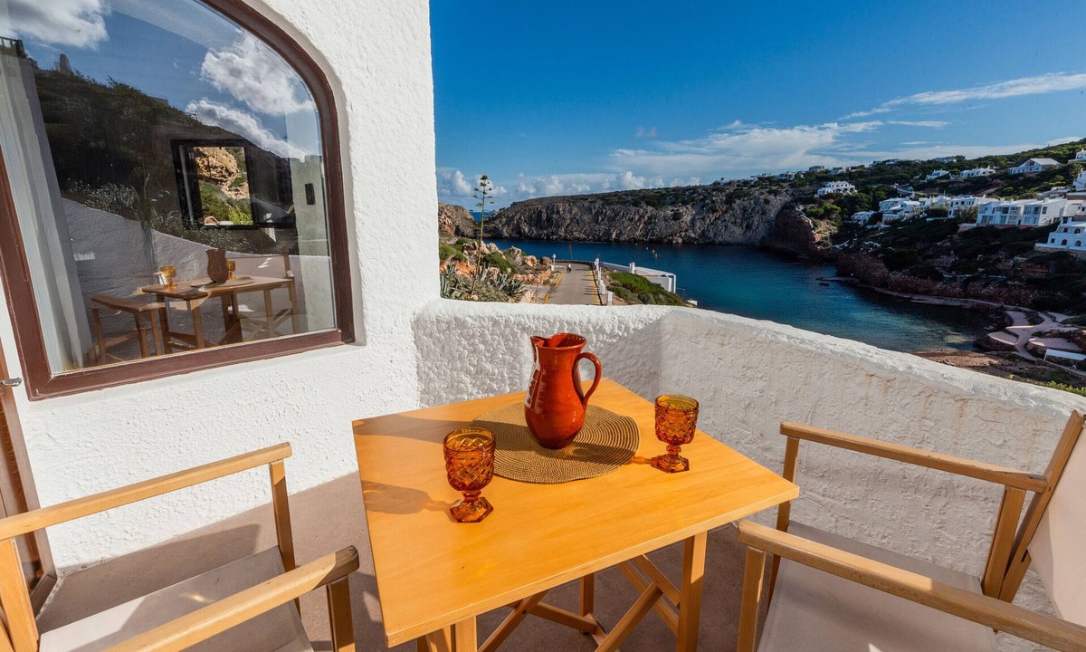 Ciutadella de Menorca Apartment | Apartment 'Unique Seafront Property' with Sea View, Wi-Fi and Air Conditioning