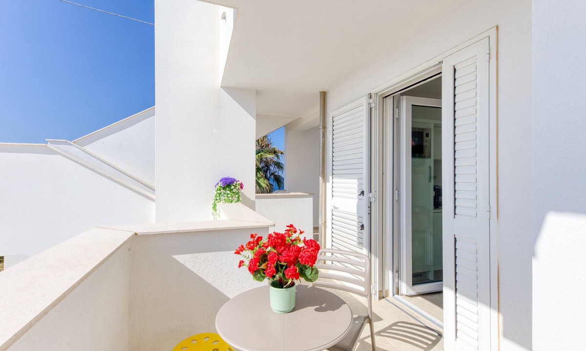 Torre San Giovanni Apartment | Apartment 'Unit 1' with Air Conditioning