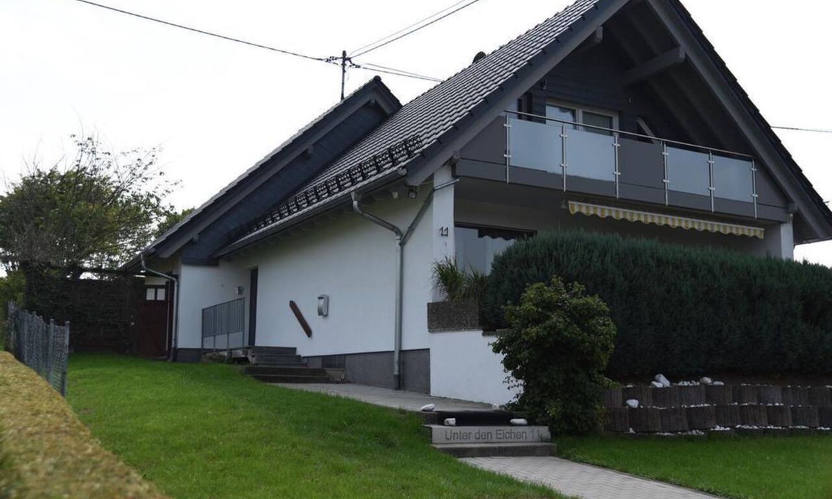 Elsoff Apartment | Apartment Unter den Eichen - Apartment, shower, toilet, 2 bedrooms