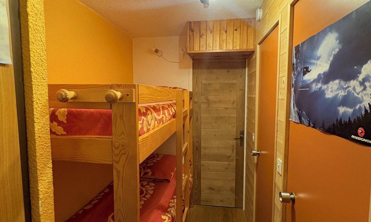 Val-Thorens Apartment | Apartment - Val Thorens - 6 people-at the foot of the slopes, in the center of town