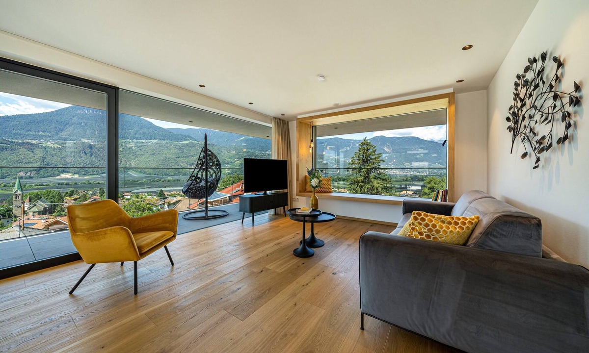Gargazzone Apartment | Apartment "Videre Penthouse Lodge Exclusive" with Mountain View, Wi-Fi & Terrace