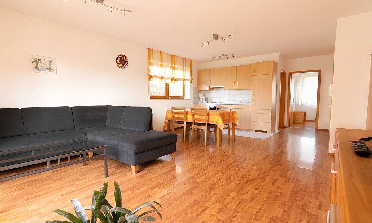 Borslingen Apartment | Apartment 'Waldblick' with Balcony, Shared Garden and Wi-Fi