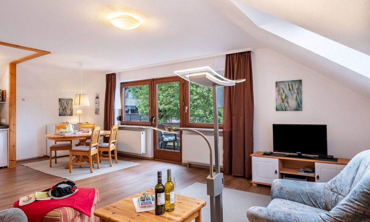 Hinterzarten Apartment | Apartment 'Windeckkopf' with Balcony and Wi-Fi