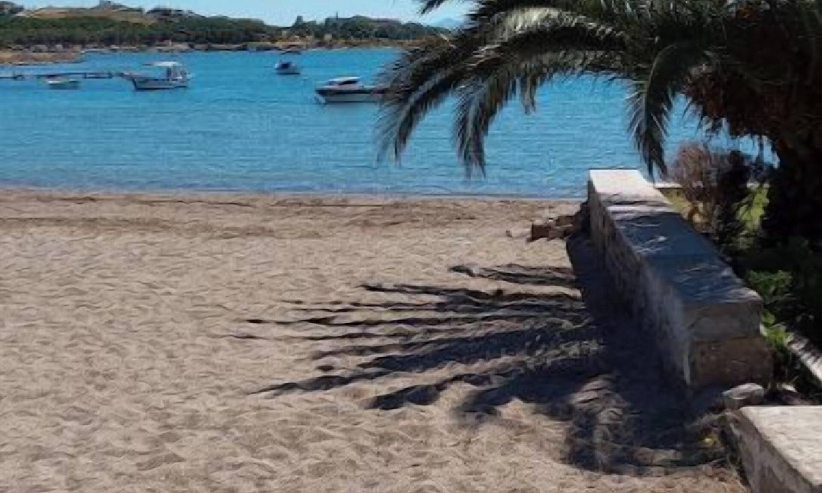 Mithatpasa Apartment | Apartment with garden directly on the beach D.3nn